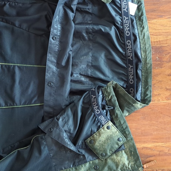 Oakley Factory Pilot Biozone FN Dry 10K Parka Green Camo Mens Sm Full Zip Hood - Picture 8 of 8